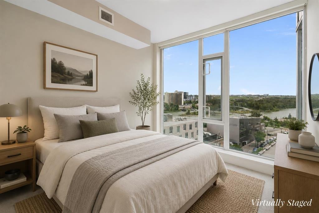 1004-519 Riverfront Avenue Se, Calgary, AB - Indoor Photo Showing Bedroom