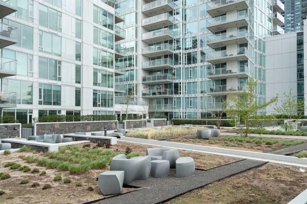 1004-519 Riverfront Avenue Se, Calgary, AB - Outdoor With Balcony