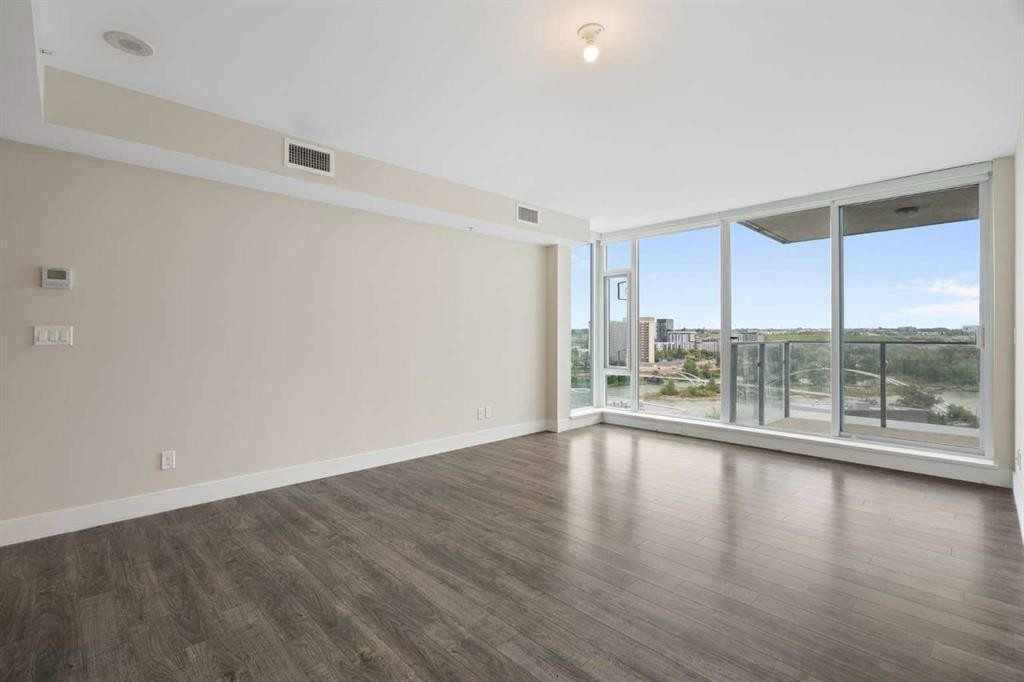 1004-519 Riverfront Avenue Se, Calgary, AB - Indoor Photo Showing Other Room