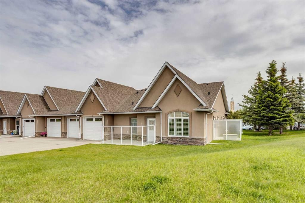 2-20 River Heights View, Cochrane, AB