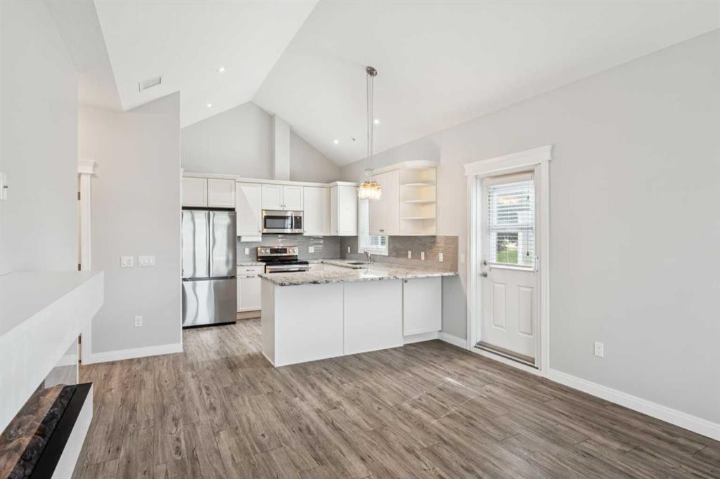 2-20 River Heights View, Cochrane, AB