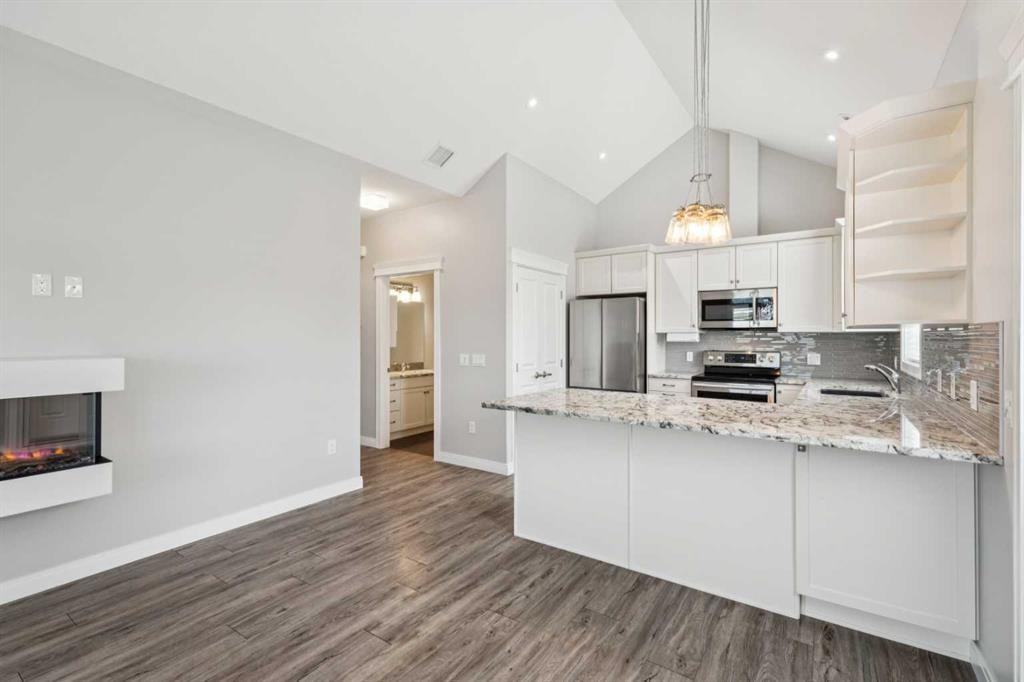2-20 River Heights View, Cochrane, AB