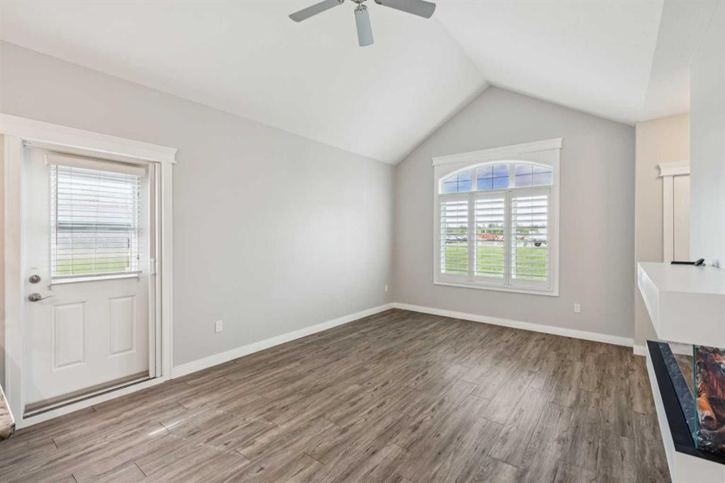 2-20 River Heights View, Cochrane, AB