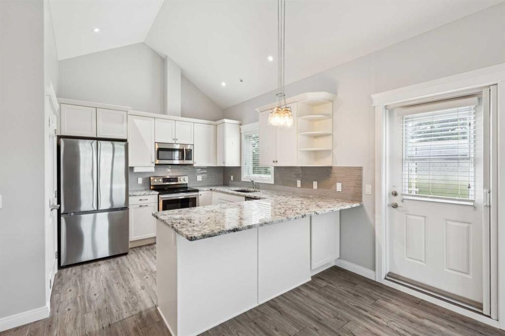 2-20 River Heights View, Cochrane, AB