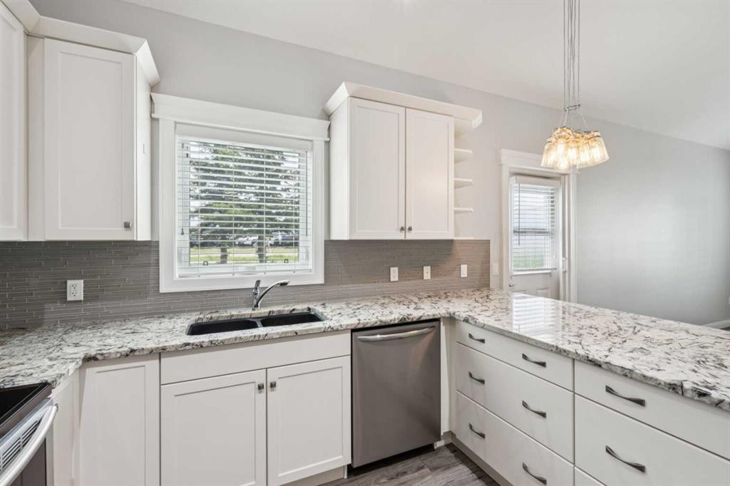2-20 River Heights View, Cochrane, AB