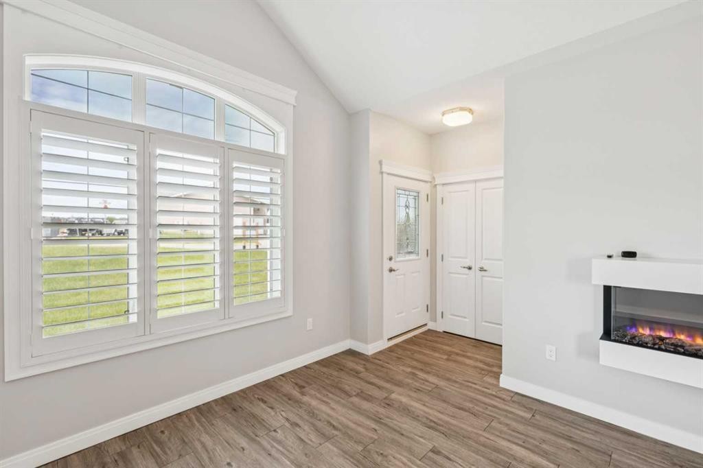 2-20 River Heights View, Cochrane, AB