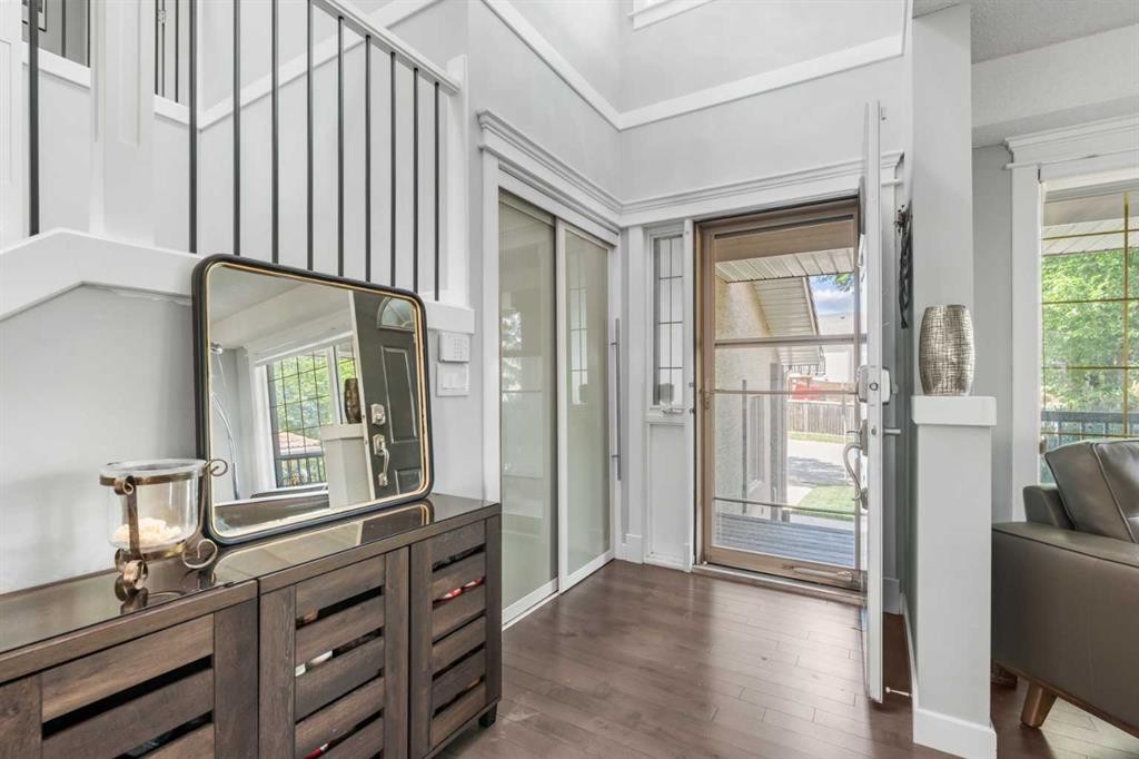 107 Edgebrook Circle Nw, Calgary, AB - Indoor Photo Showing Other Room