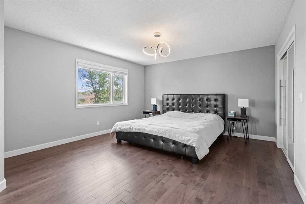 107 Edgebrook Circle Nw, Calgary, AB - Indoor Photo Showing Bedroom