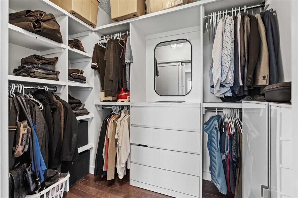 107 Edgebrook Circle Nw, Calgary, AB - Indoor With Storage