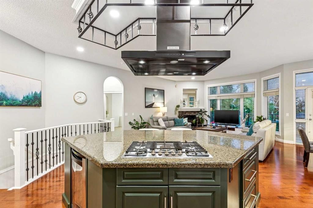 5 Royal Crest Terrace Nw, Calgary, AB - Indoor