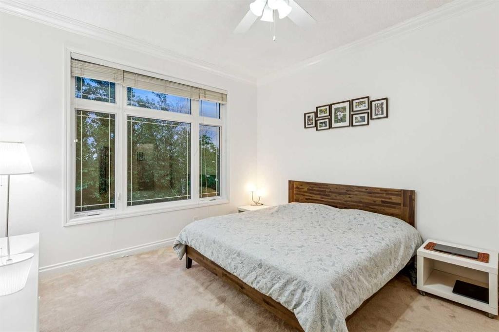5 Royal Crest Terrace Nw, Calgary, AB - Indoor Photo Showing Bedroom