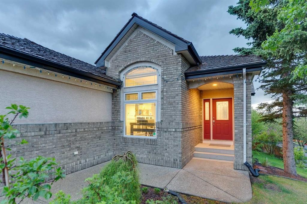 5 Royal Crest Terrace Nw, Calgary, AB - Outdoor