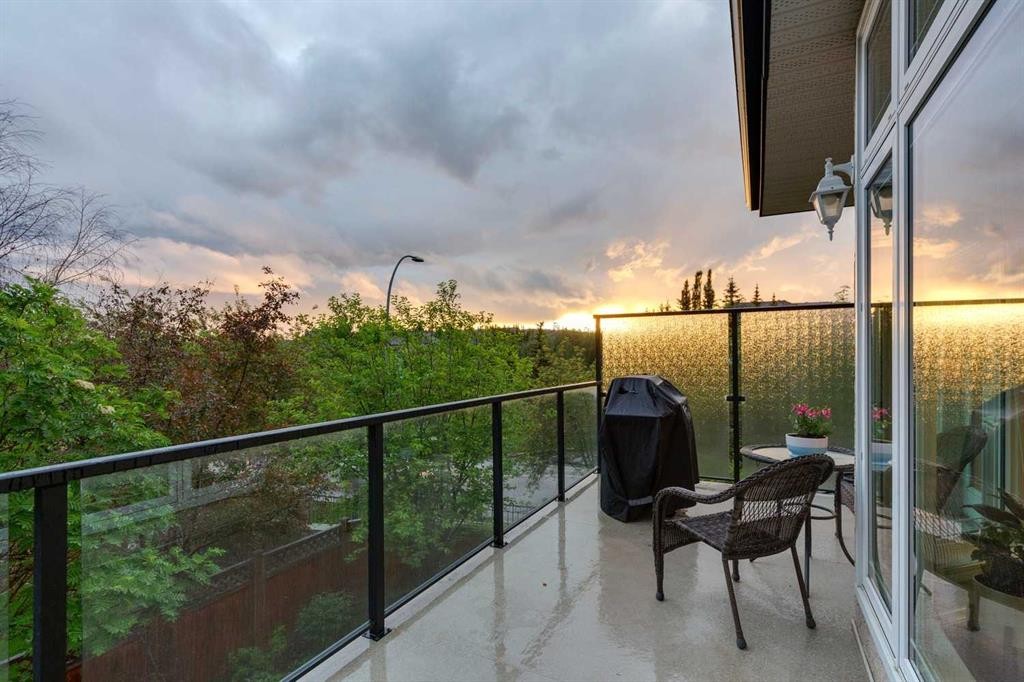 5 Royal Crest Terrace Nw, Calgary, AB - Outdoor