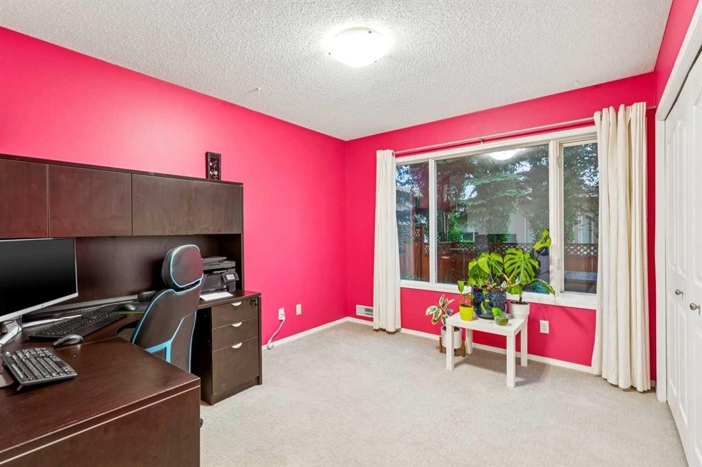 5 Royal Crest Terrace Nw, Calgary, AB - Indoor Photo Showing Office
