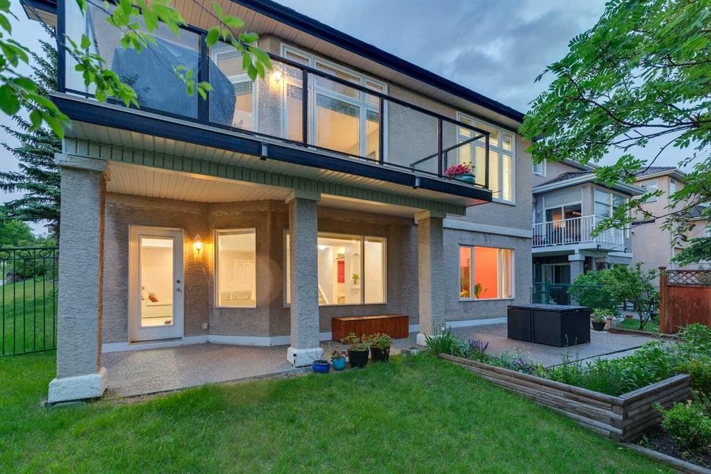 5 Royal Crest Terrace Nw, Calgary, AB - Outdoor