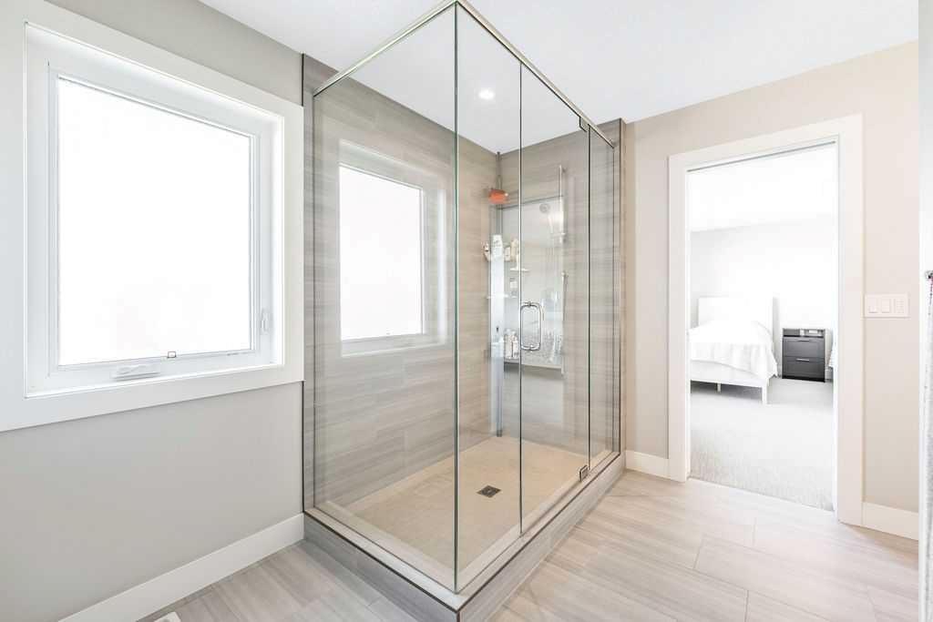 82 Panton View Nw, Calgary, AB - Indoor Photo Showing Bathroom