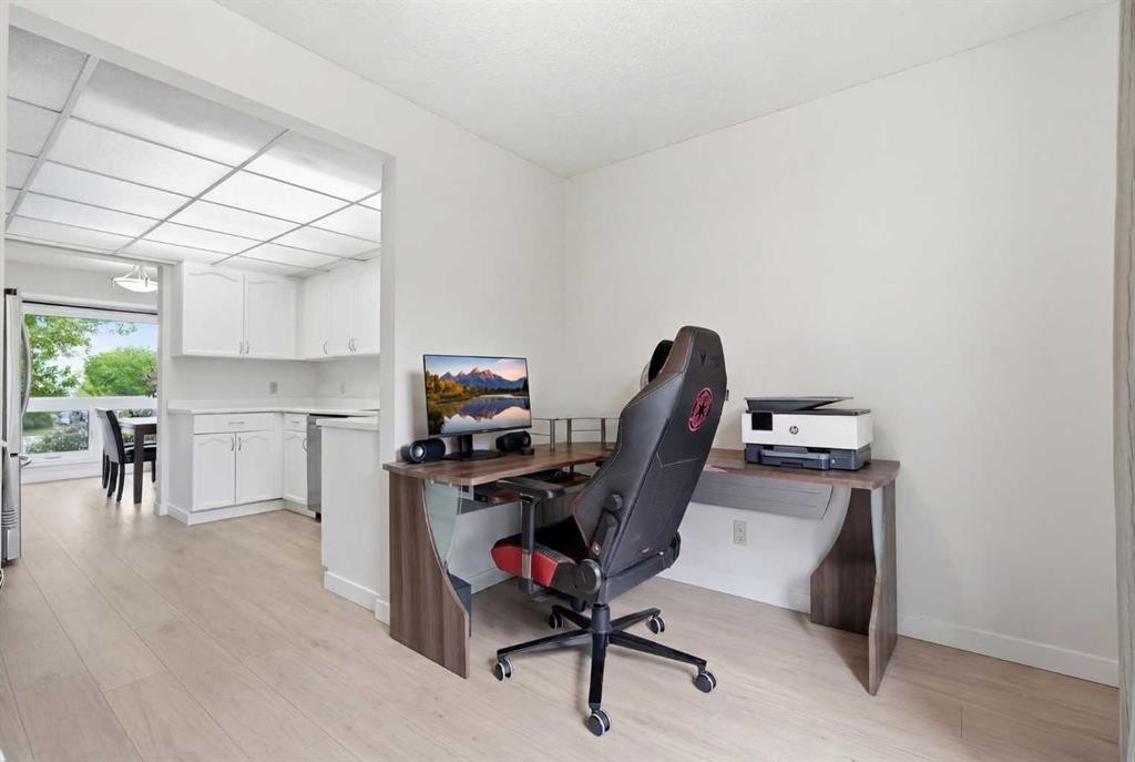 781 Sandringham Place Nw, Calgary, AB