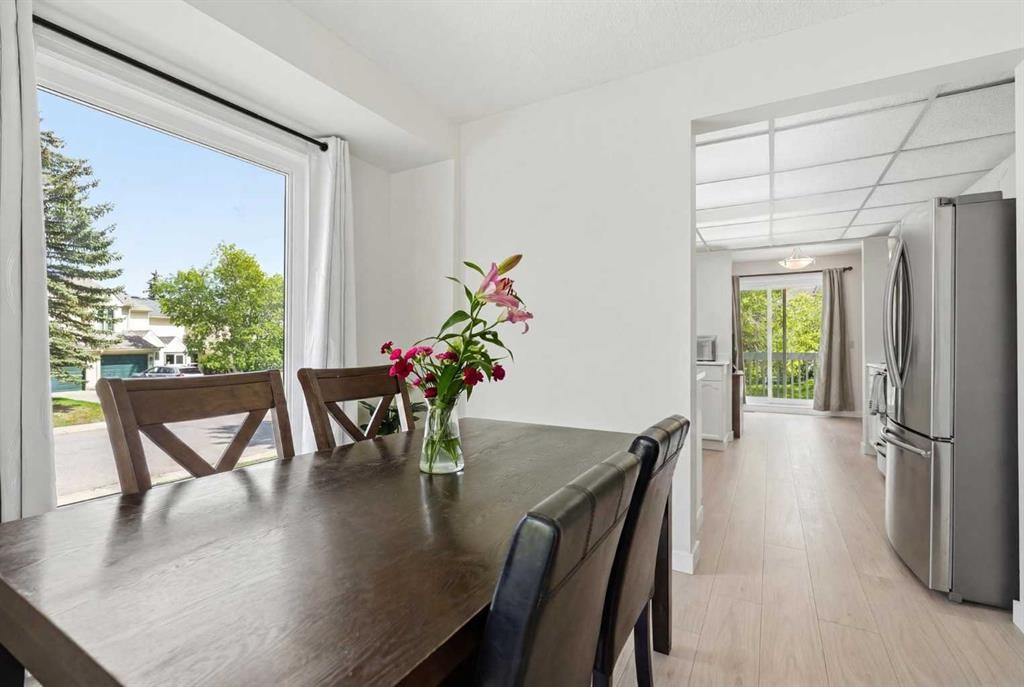 781 Sandringham Place Nw, Calgary, AB