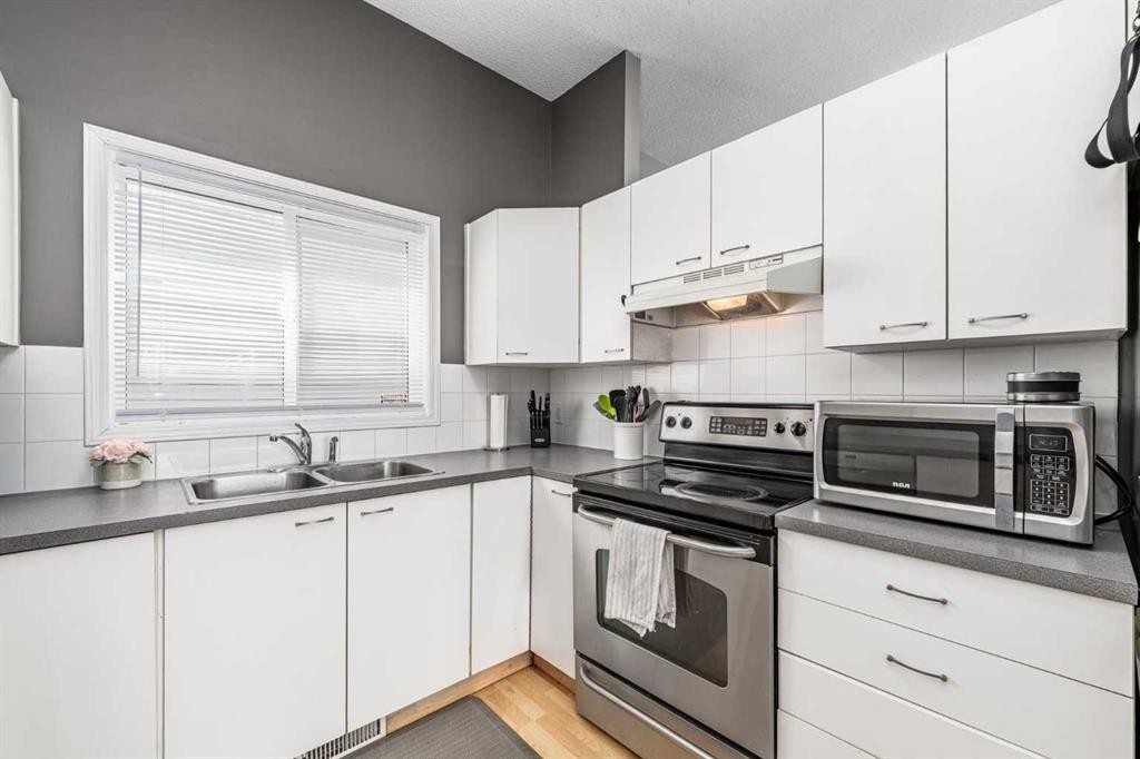 395 River Rock Circle Se, Calgary, AB