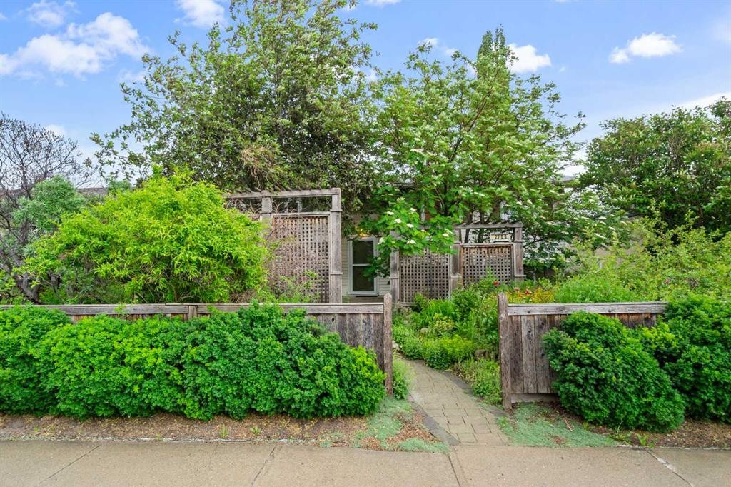 2708 48 Street Ne, Calgary, AB - Outdoor