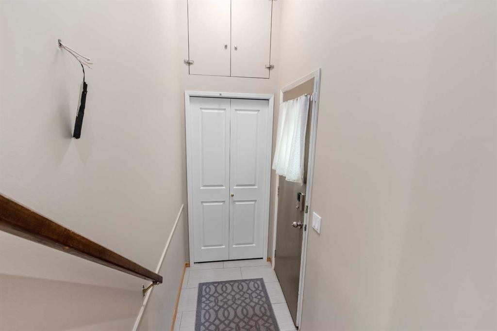2708 48 Street Ne, Calgary, AB - Indoor Photo Showing Other Room