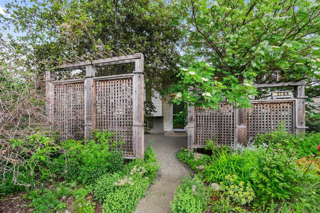 2708 48 Street Ne, Calgary, AB - Outdoor