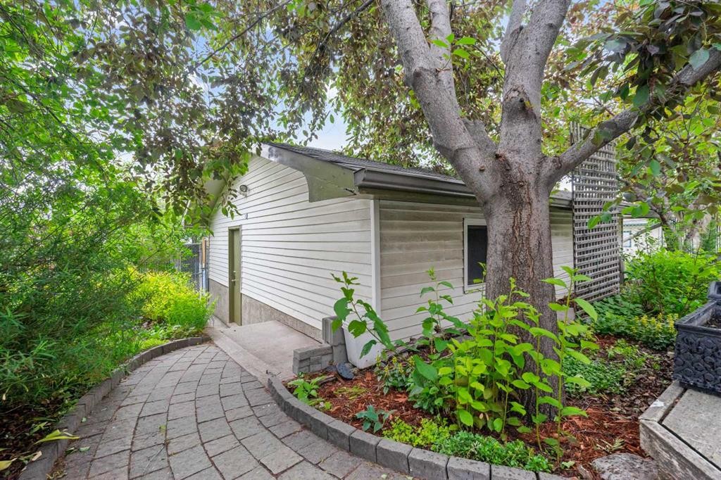 2708 48 Street Ne, Calgary, AB - Outdoor