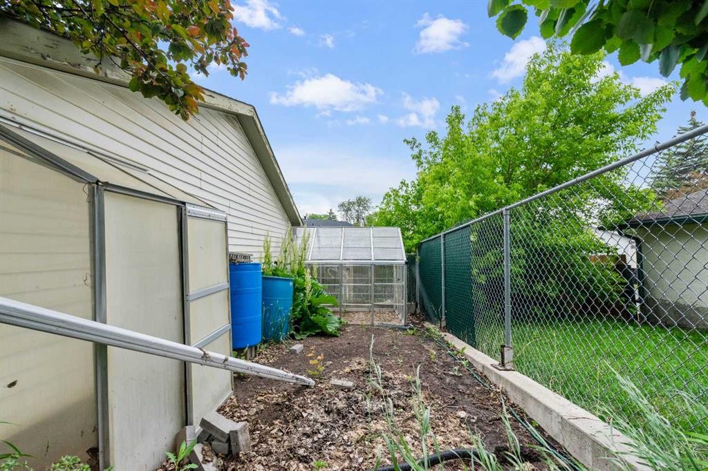 2708 48 Street Ne, Calgary, AB - Outdoor With Exterior