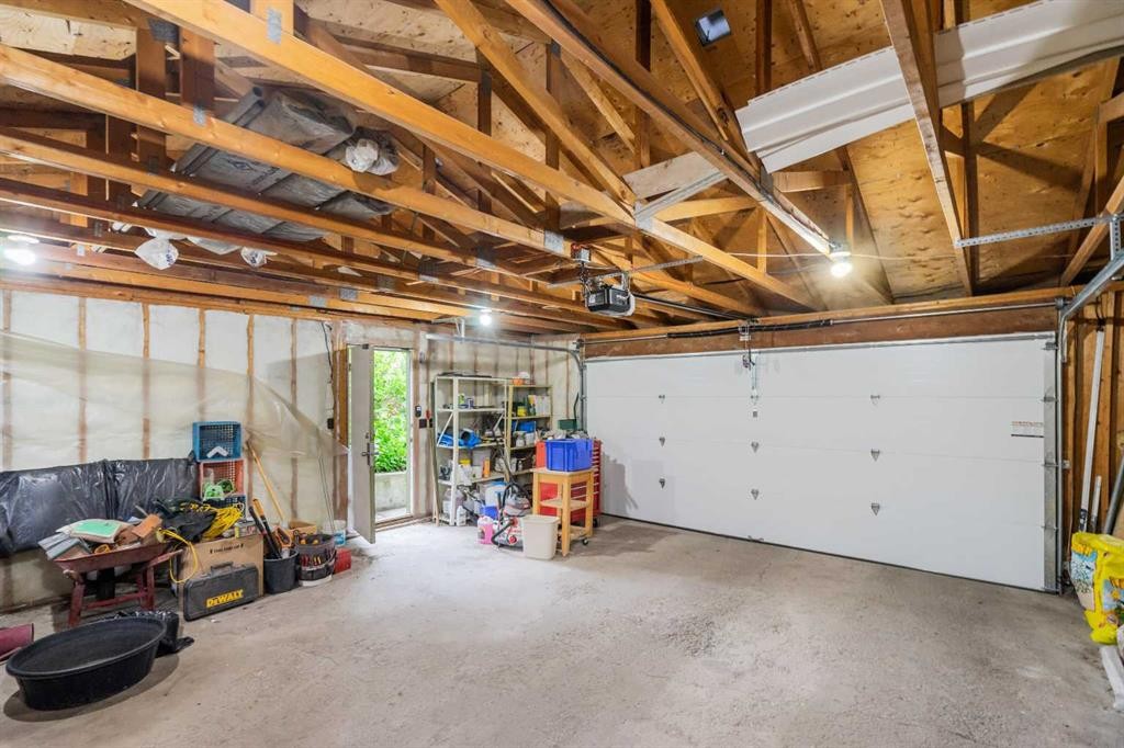 2708 48 Street Ne, Calgary, AB - Indoor Photo Showing Garage