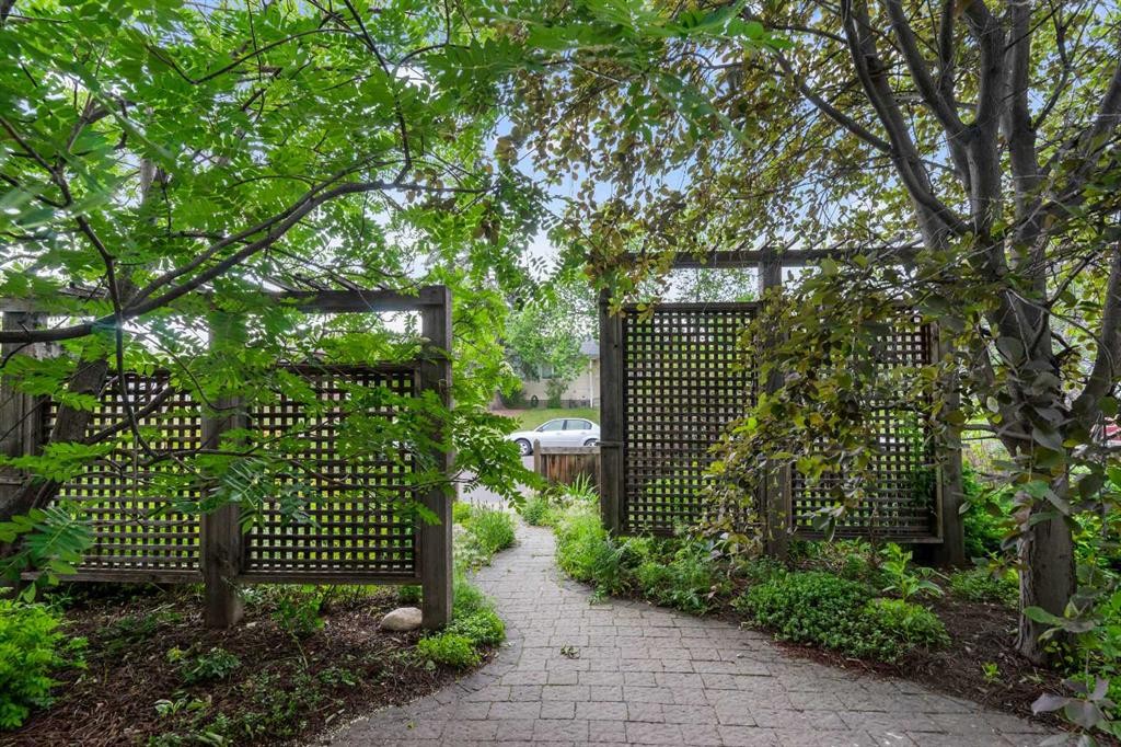 2708 48 Street Ne, Calgary, AB - Outdoor