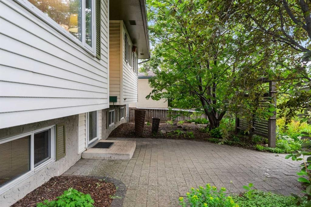 2708 48 Street Ne, Calgary, AB - Outdoor With Exterior