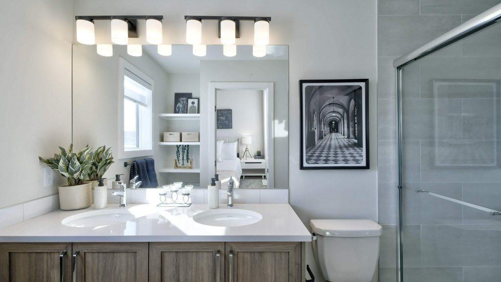 311 Wolf River Drive Se, Calgary, AB - Indoor Photo Showing Bathroom