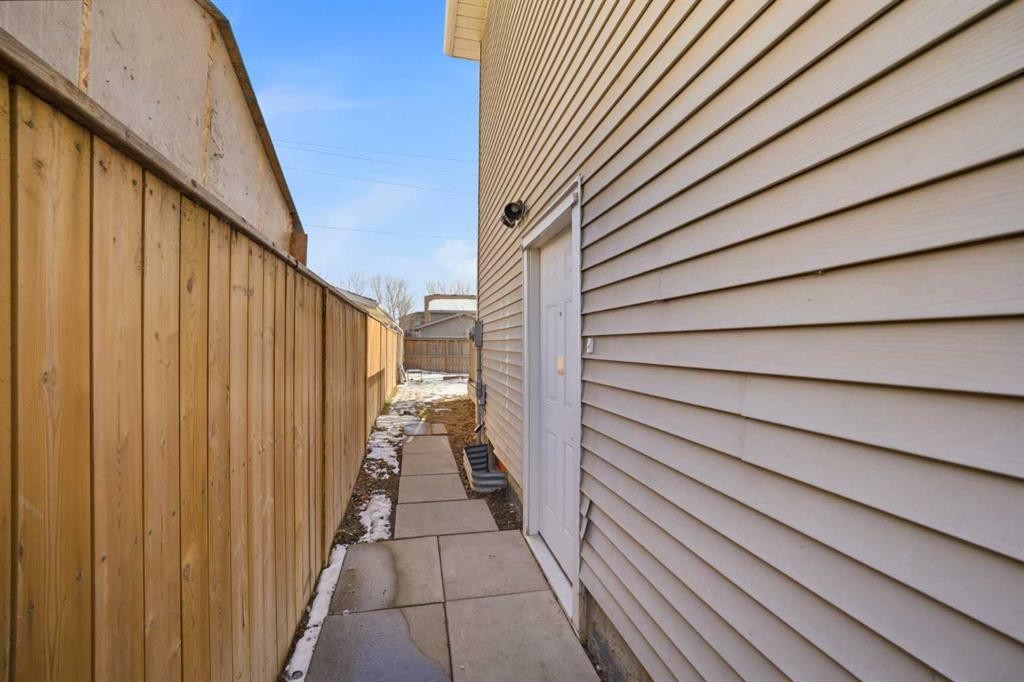19 Appletree Close Se, Calgary, AB