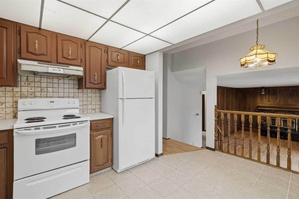 27 Woodgreen Place Sw, Calgary, AB