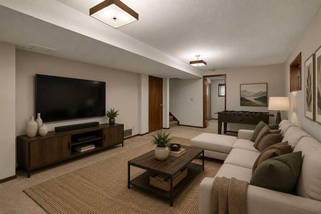27 Woodgreen Place Sw, Calgary, AB