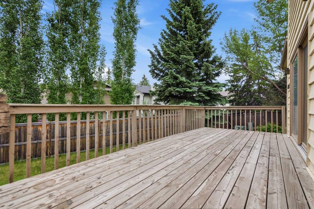 27 Woodgreen Place Sw, Calgary, AB