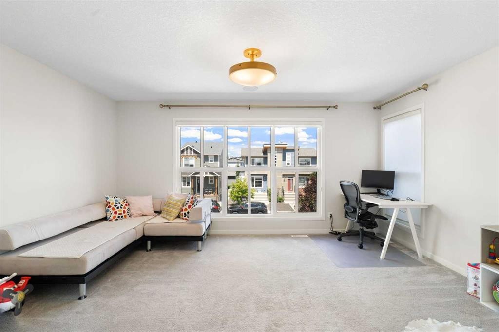 26 Seton Manor Se, Calgary, AB