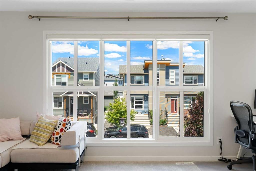 26 Seton Manor Se, Calgary, AB
