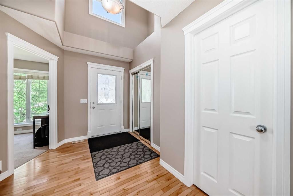 95 Rockledge Terrace Nw, Calgary, AB