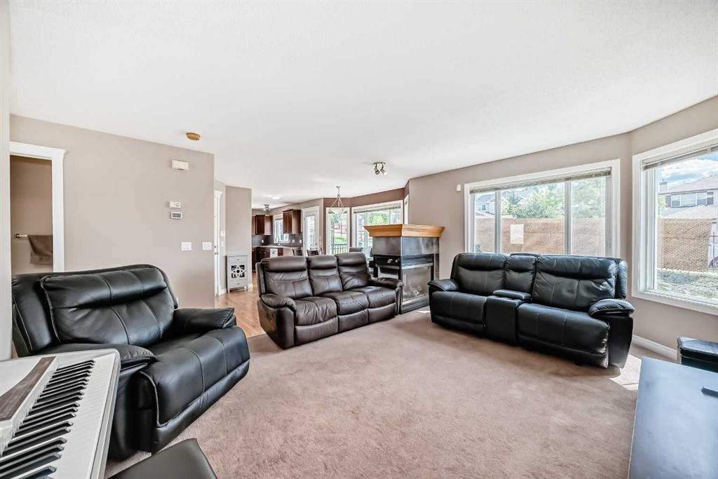 95 Rockledge Terrace Nw, Calgary, AB