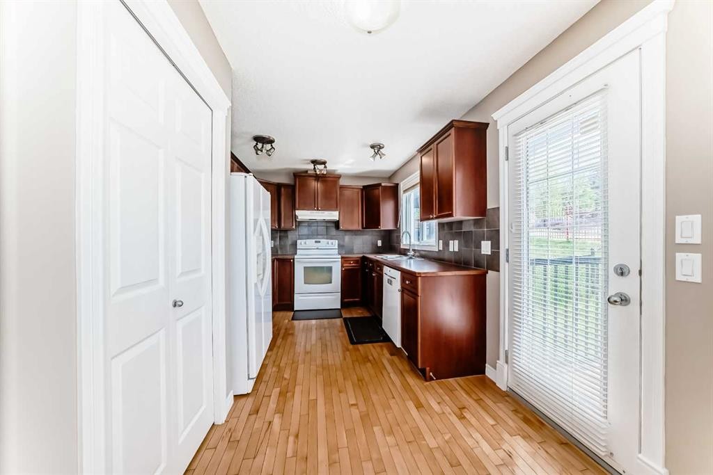 95 Rockledge Terrace Nw, Calgary, AB