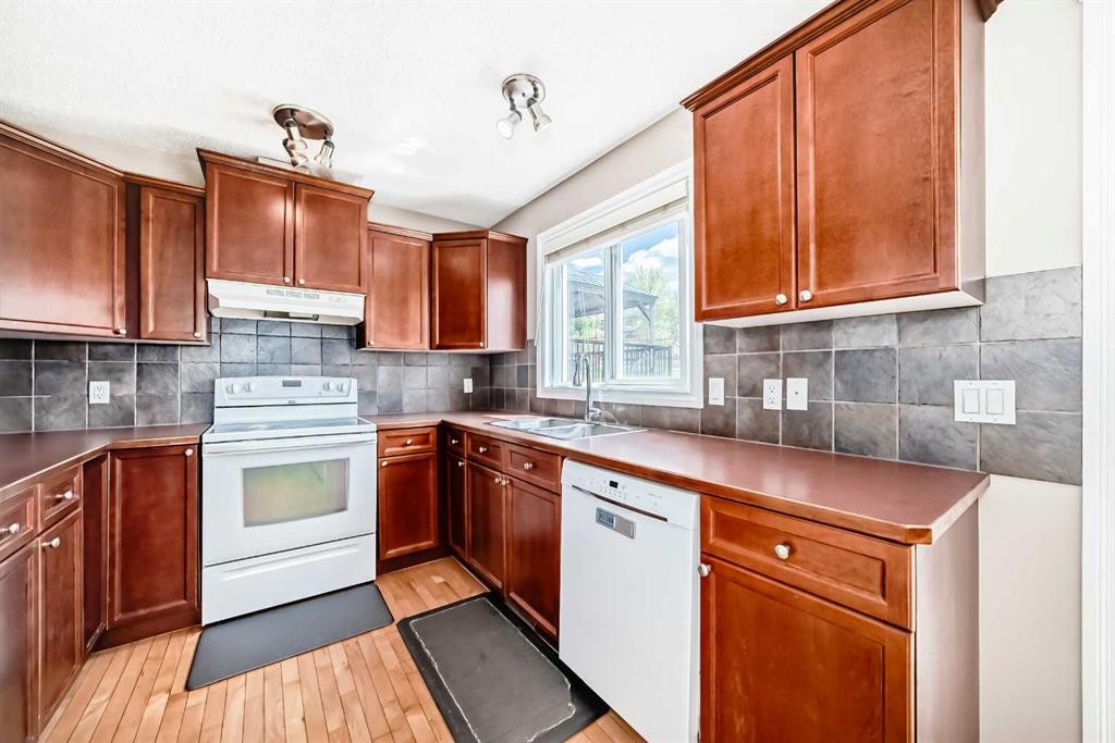 95 Rockledge Terrace Nw, Calgary, AB