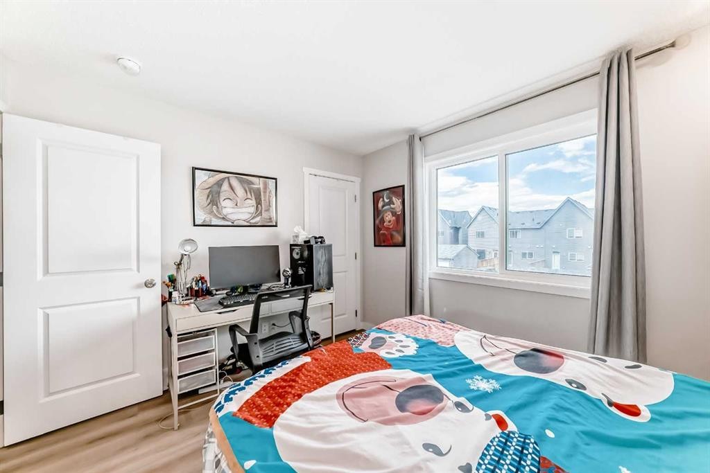 16 Carringvue Way Nw, Calgary, AB - Indoor Photo Showing Bedroom