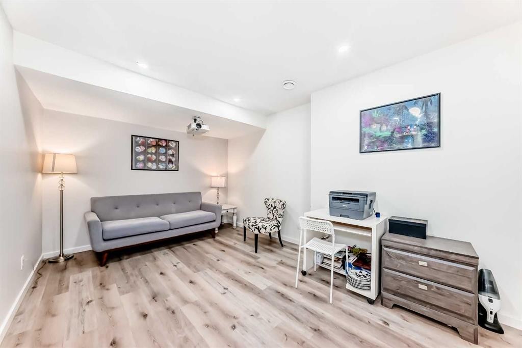 16 Carringvue Way Nw, Calgary, AB - Indoor Photo Showing Bedroom
