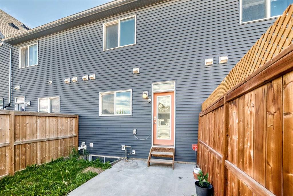 16 Carringvue Way Nw, Calgary, AB - Outdoor With Exterior