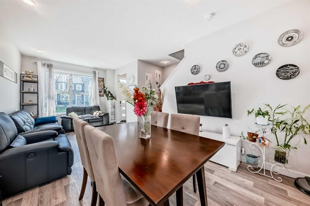 16 Carringvue Way Nw, Calgary, AB - Indoor
