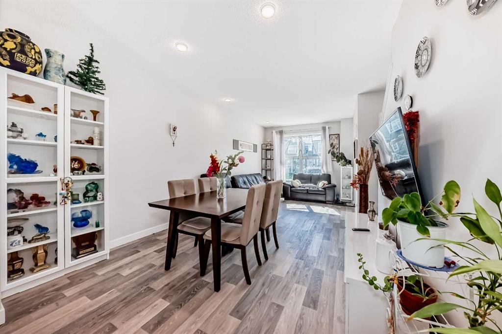 16 Carringvue Way Nw, Calgary, AB - Indoor