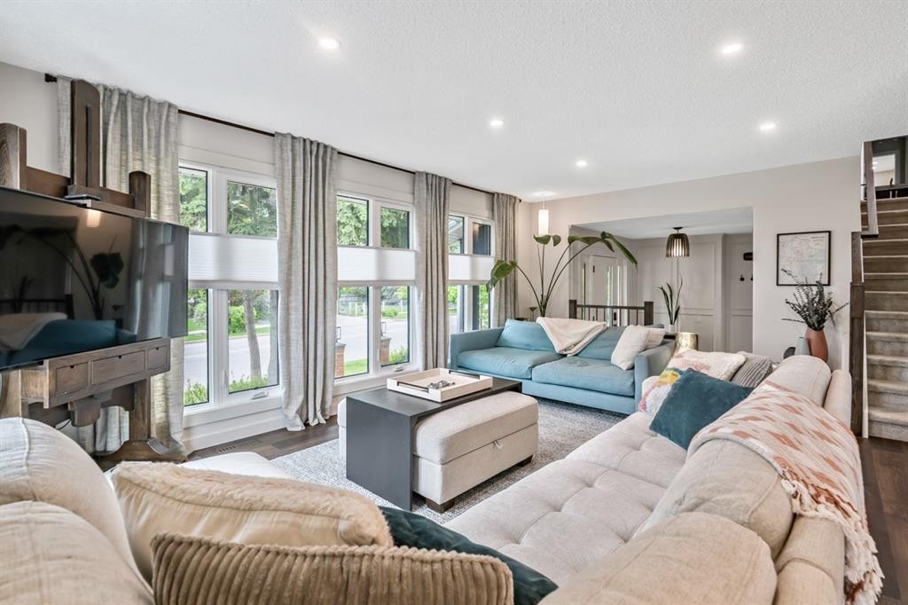 263 Silvergrove Place Nw, Calgary, AB