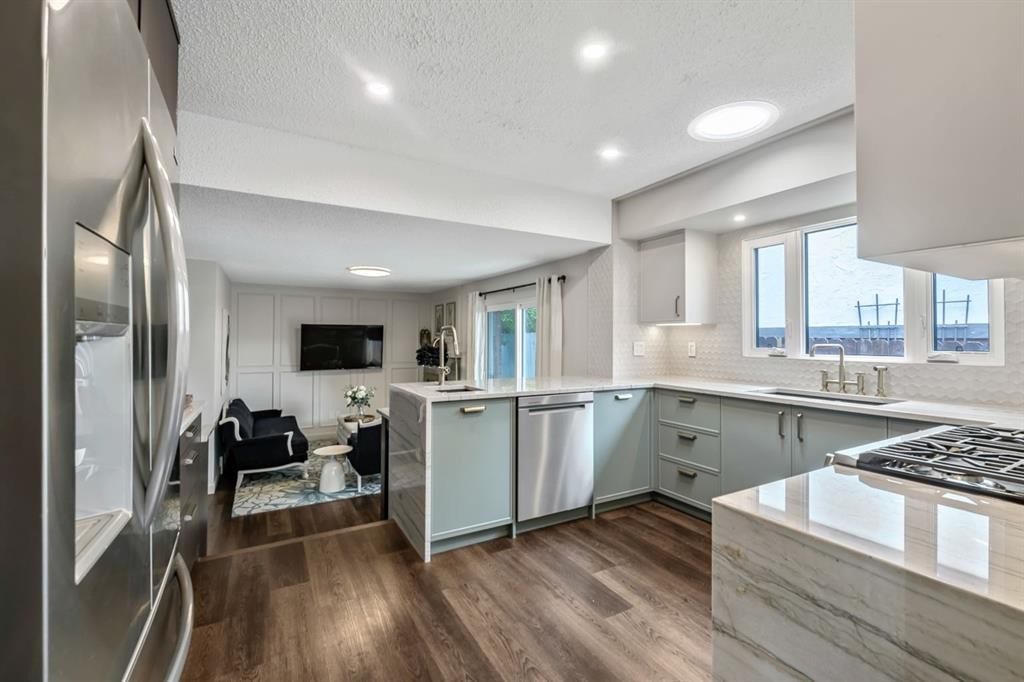 263 Silvergrove Place Nw, Calgary, AB