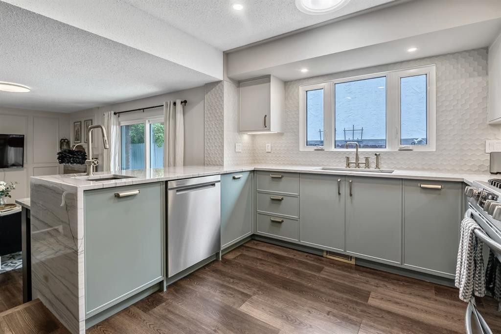 263 Silvergrove Place Nw, Calgary, AB
